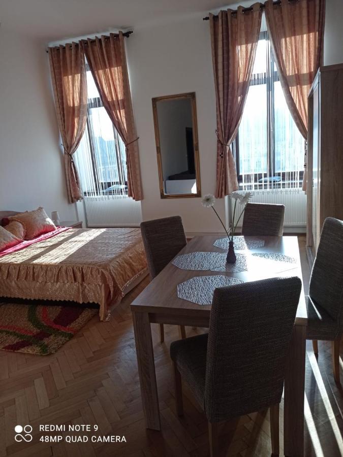Apartament Piata Sfatului Braşov Eksteriør bilde