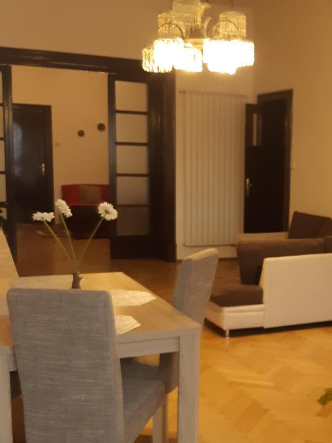 Apartament Piata Sfatului Leilighet Braşov Eksteriør bilde